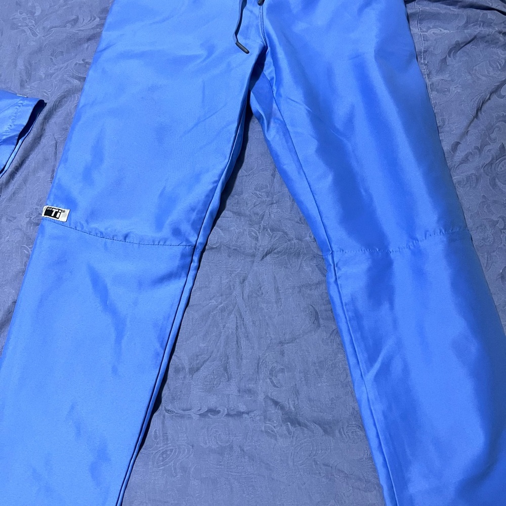 TI Scrubs — Mint Condition Ceil Blue Scrubs. Both top and bottom are small.